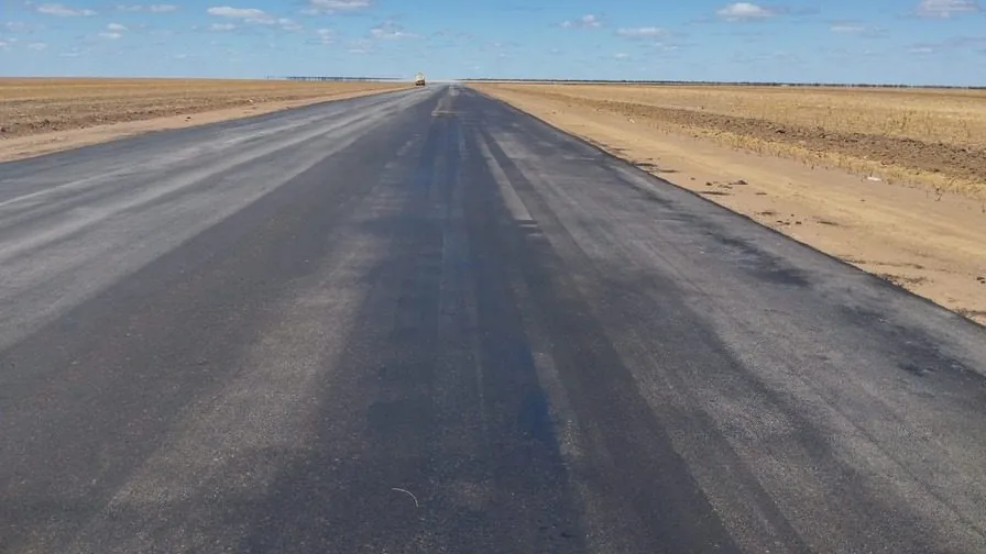 Pista concluída vista da cabeceira